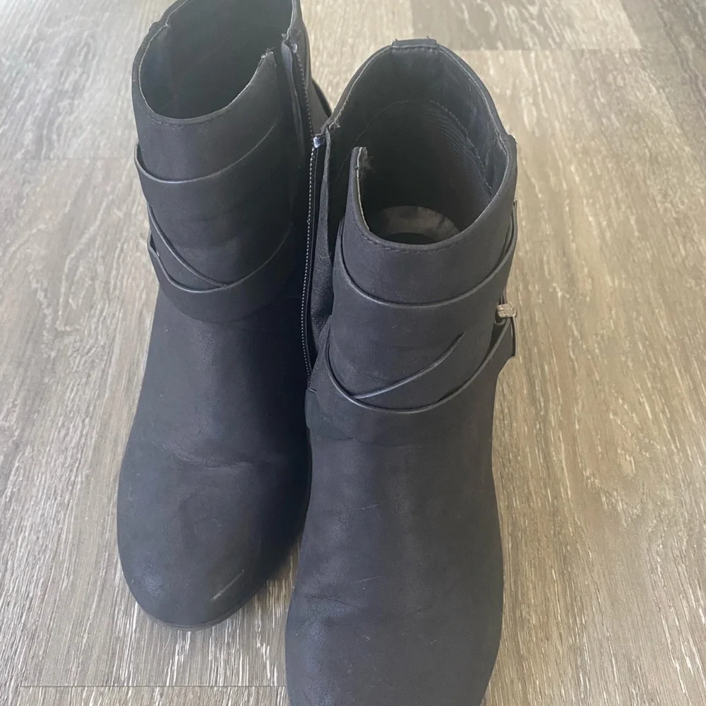 Soda Black Faux Suede Ankle Boots with Block Heel & Strap Detail Festival 9 - Picture 3 of 6